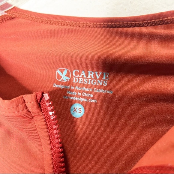 New Carve Designs Kona Rashguard in Sangria - Picture 11 of 12